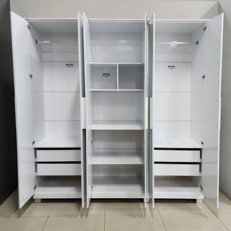 cyrus-branco-real-interno